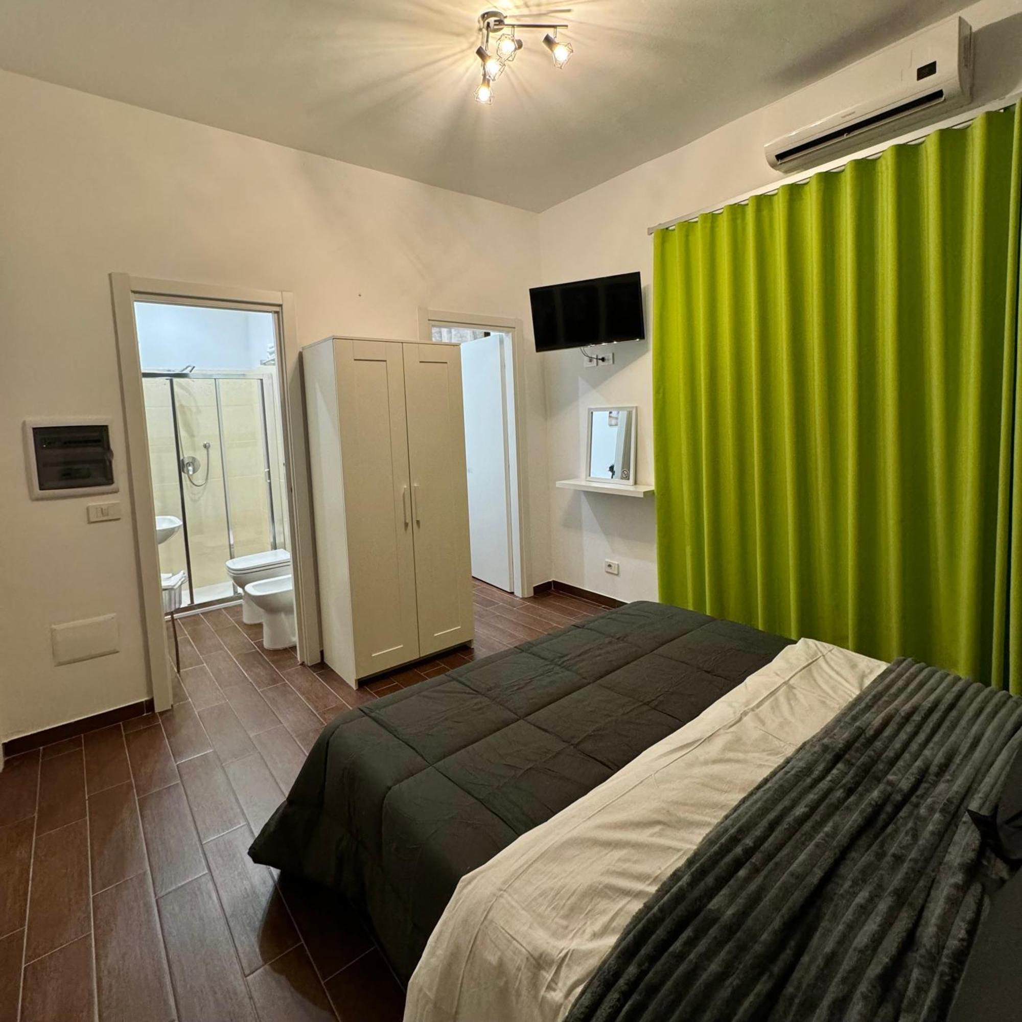 Enotria Bnb Panzió Reggio di Calabria Kültér fotó
